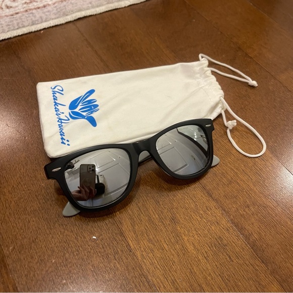 OS | Shaka’s Hawaii Sunglasses in Black and Gray - Picture 3 of 3